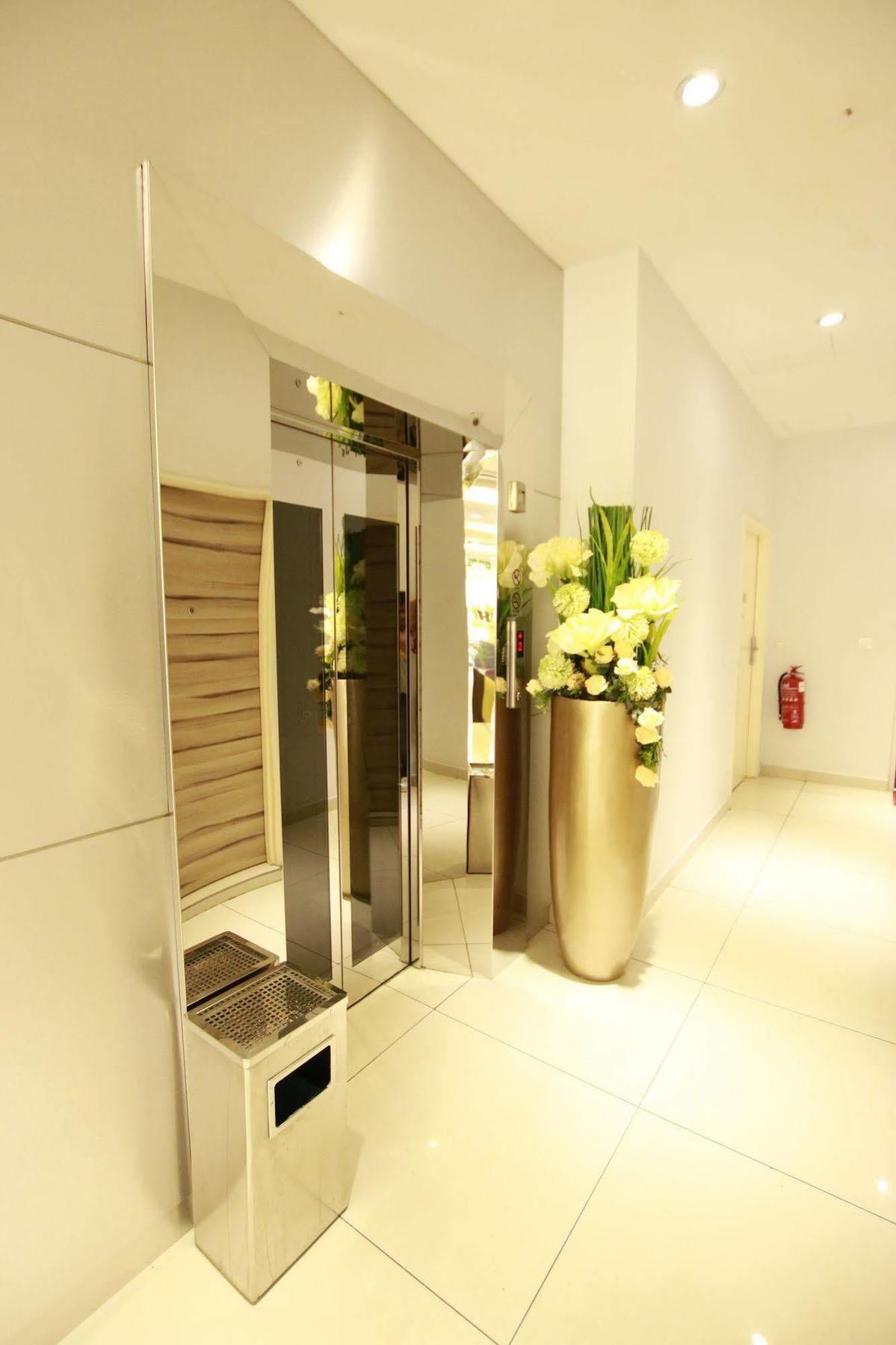 Hotel 99 Pusat Bandar Puchong Zewnętrze zdjęcie