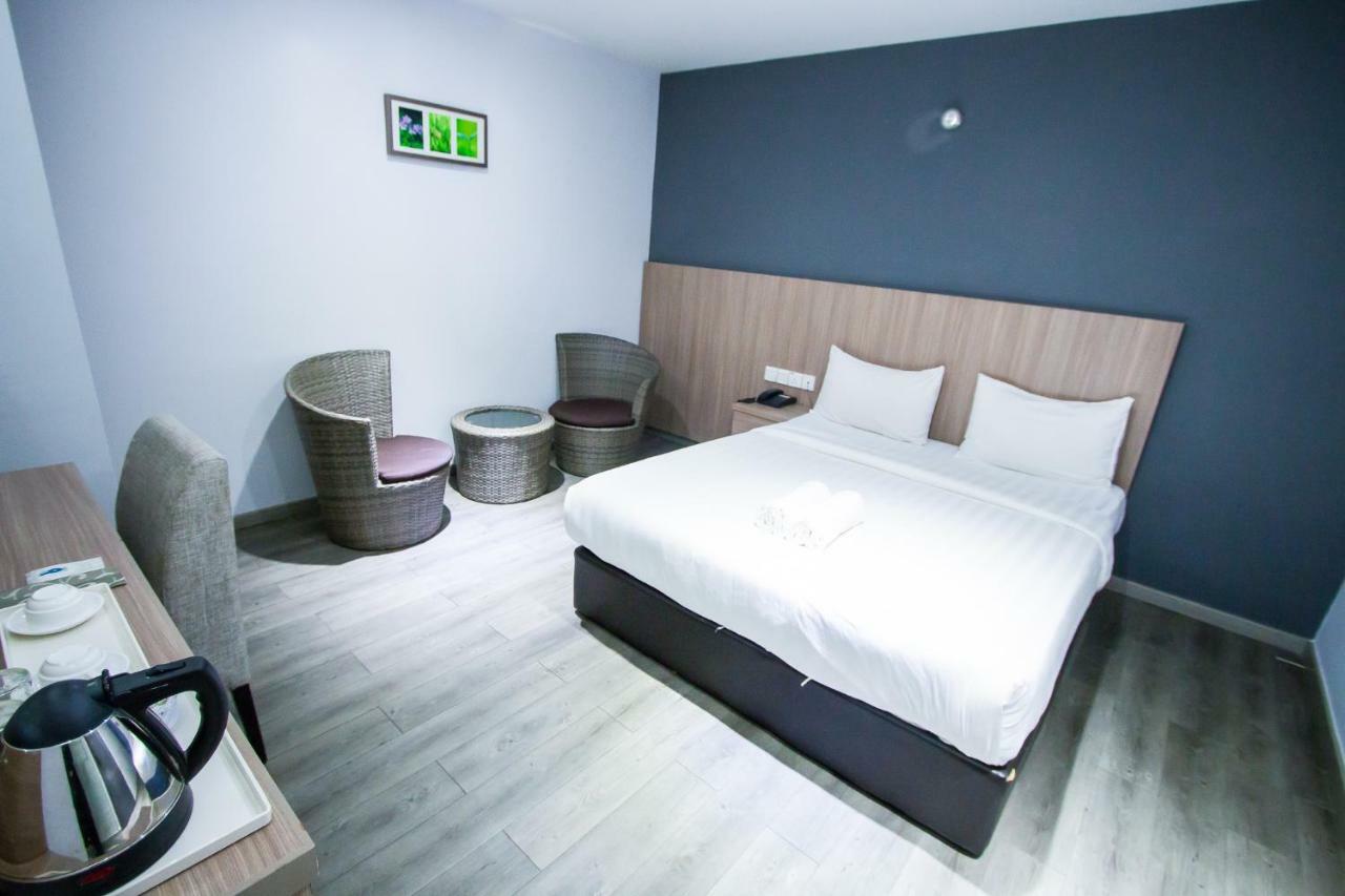 Hotel 99 Pusat Bandar Puchong Zewnętrze zdjęcie